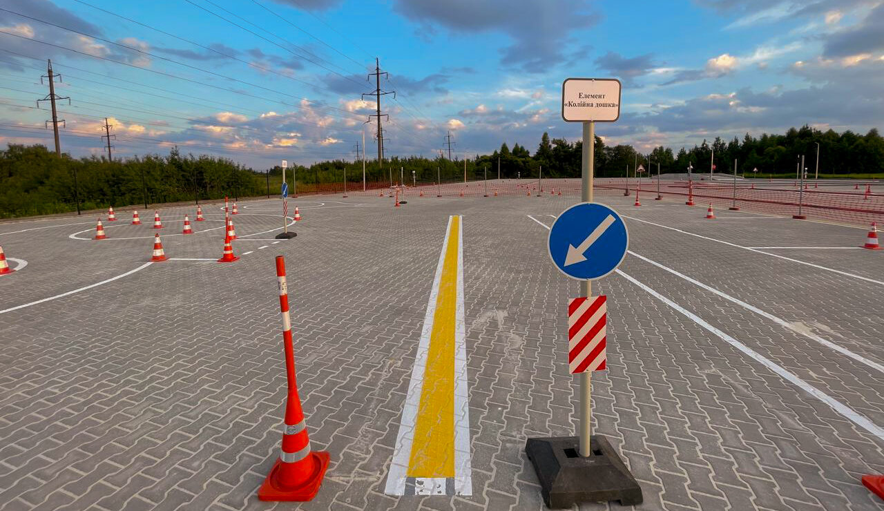 Arena Drive — майданчик для навчання водіїв у Львові